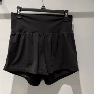 HALARA hi-waisted Black Shorts